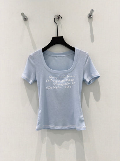 Dio Vintage script embroidered crop tee